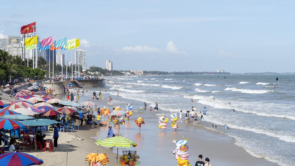 things to do in vung tau vietnam - vung tau beaches